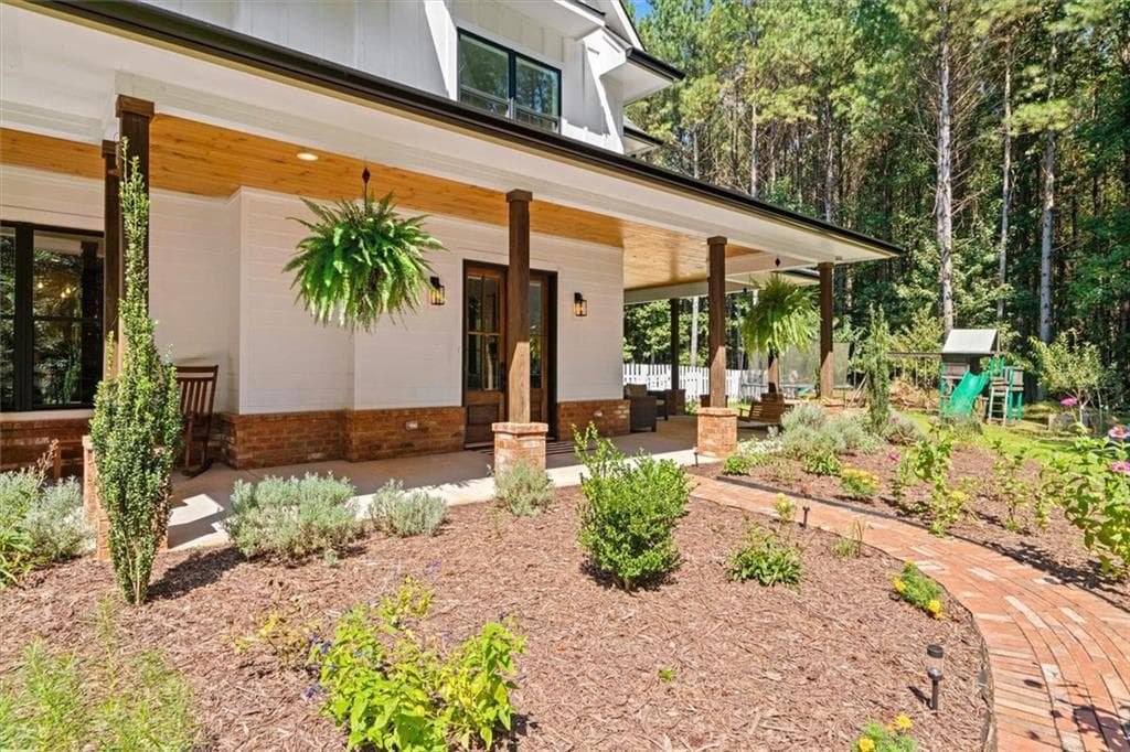 3 bedroom, 3 bathroom, 3,008 sq ft single family residence for sale at 620 Foxpaw Leaf Lane, Ellijay, GA 30536 — photo 7