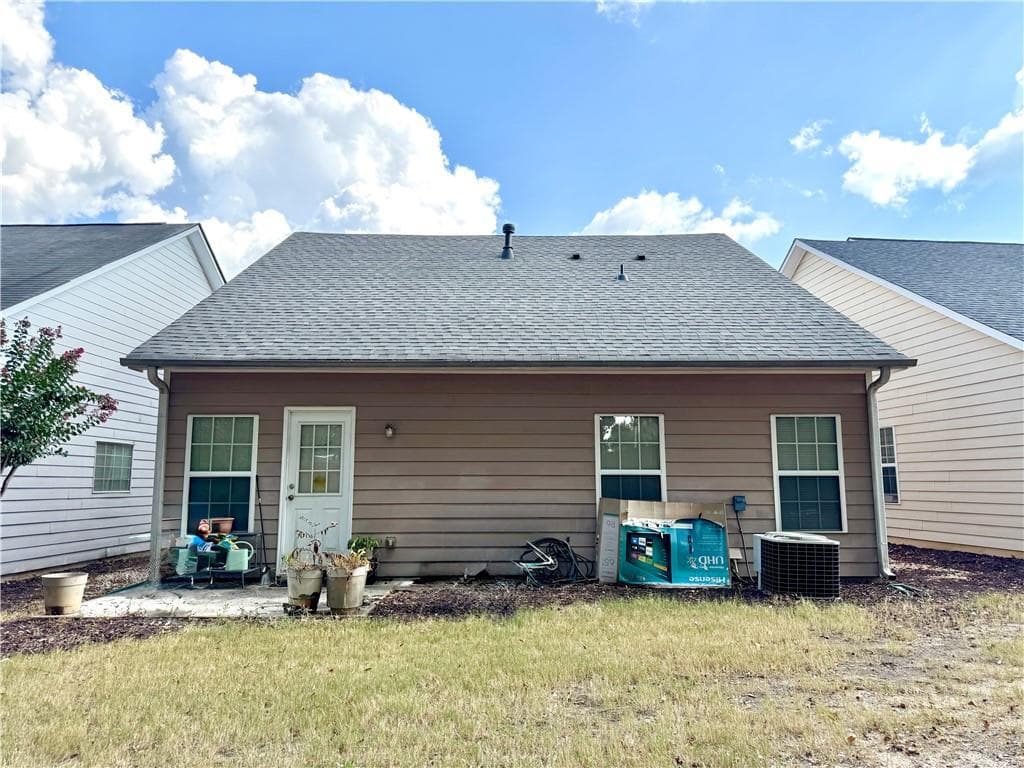 3 bedroom, 2 bathroom, 1,315 sq ft single family residence for sale at 2114 Appaloosa Way, Conyers, GA 30012 — photo 7