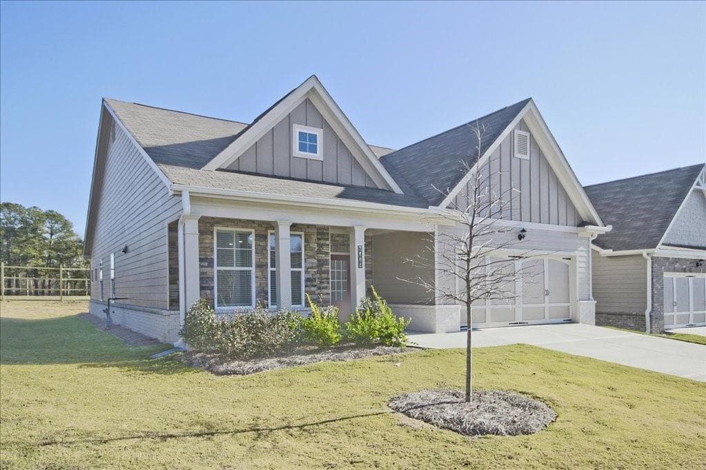 3 bedroom, 3 bathroom, 2,086 sq ft single family residence under contract at 2404 Anhinga Drive, Loganville, GA 30052 — photo 2