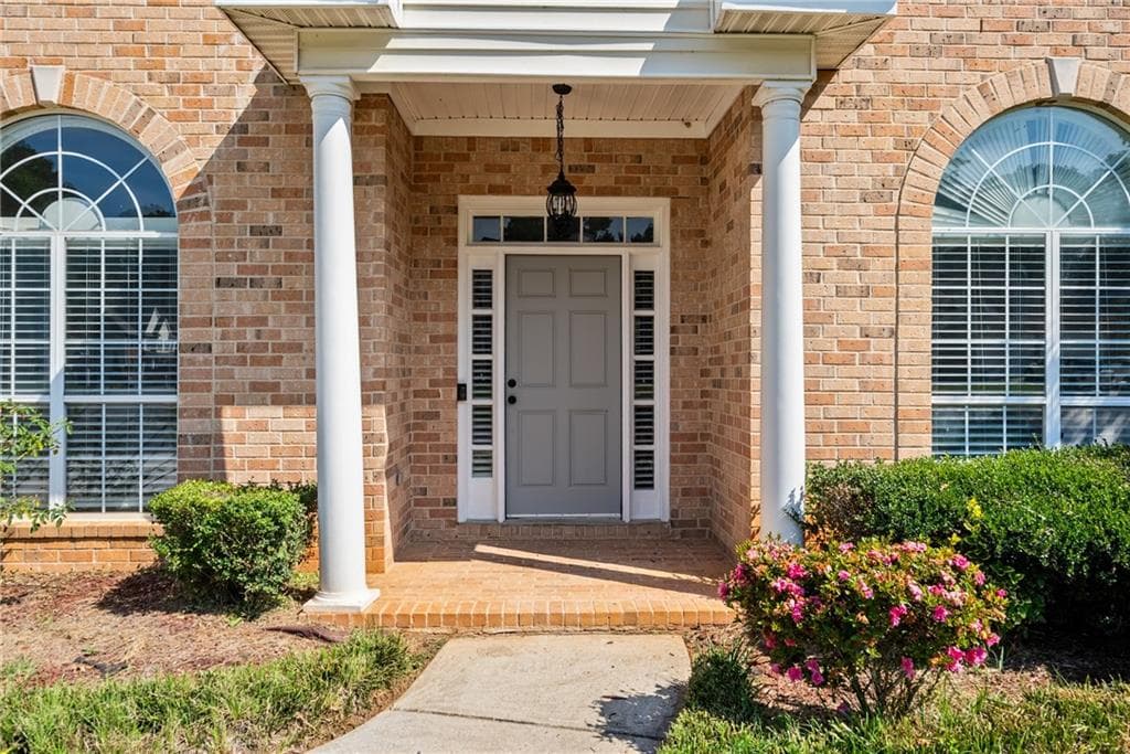 3 bedroom, 3 bathroom, 2,136 sq ft single family residence for sale at 120 Mcintosh Place Drive, Fayetteville, GA 30214 — photo 2