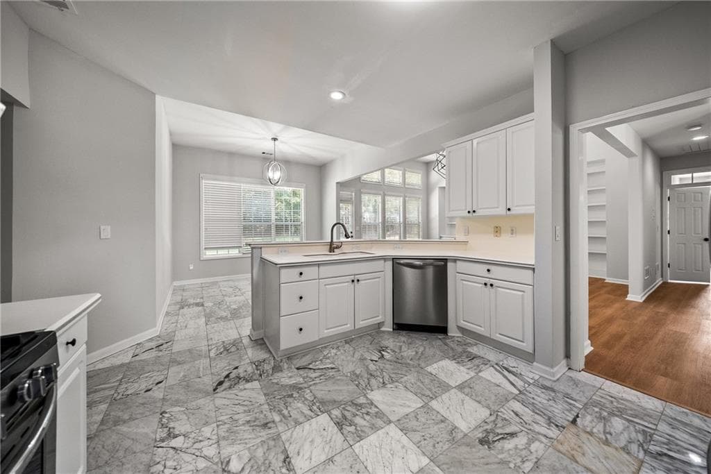 3 bedroom, 3 bathroom, 2,136 sq ft single family residence for sale at 120 Mcintosh Place Drive, Fayetteville, GA 30214 — photo 10