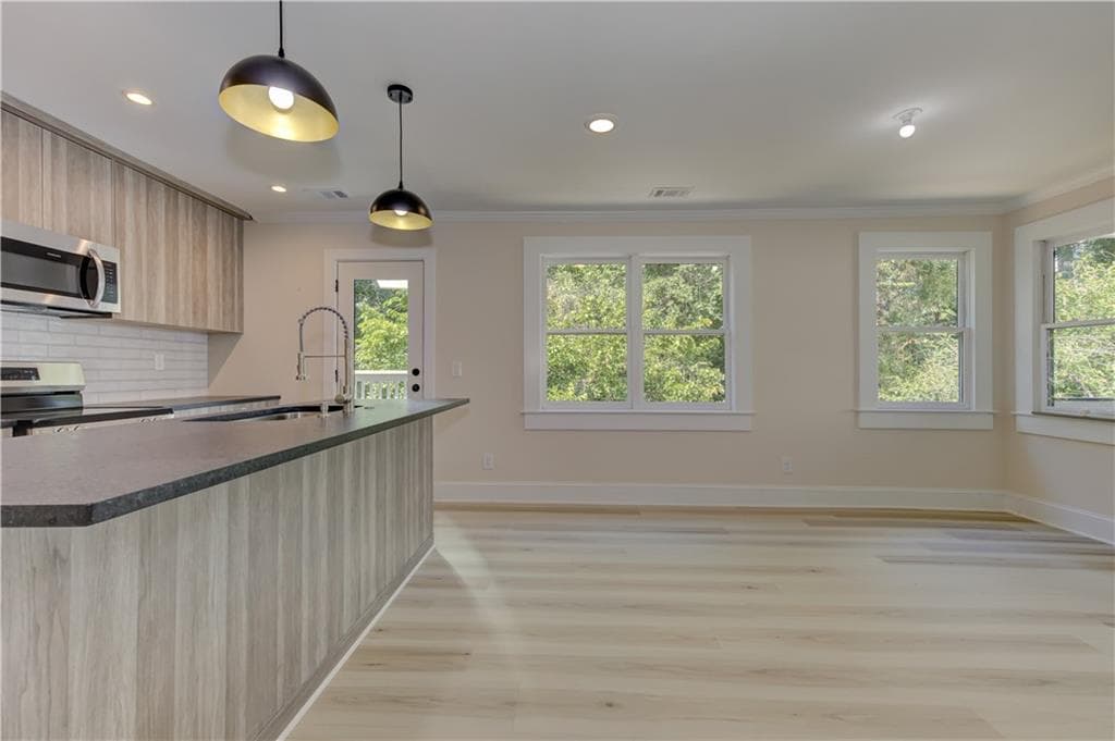 3 bedroom, 2 bathroom, 1,503 sq ft apartment for rent at 83 26th Street Top, Atlanta, GA 30309 for $3,600 a month — photo 9