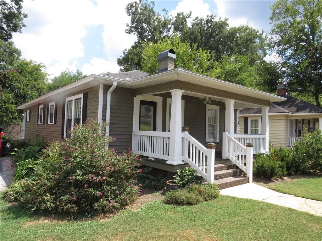 3 bedroom, 2 bathroom, 1,328 sq ft single family residence for sale at 130 Marshall Street, Cedartown, GA 30125 — photo 2