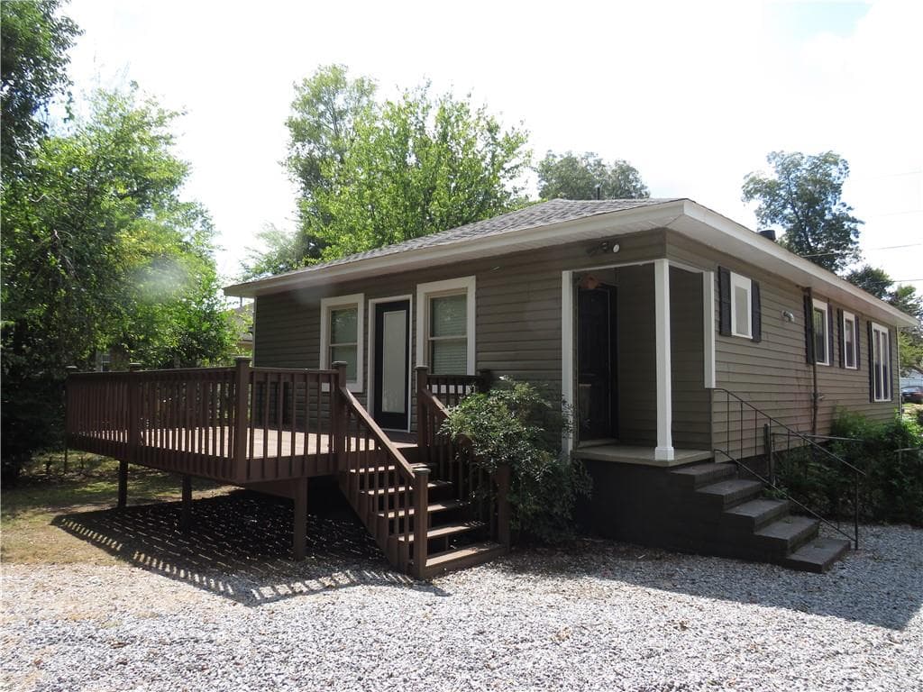 3 bedroom, 2 bathroom, 1,328 sq ft single family residence for sale at 130 Marshall Street, Cedartown, GA 30125 — photo 3
