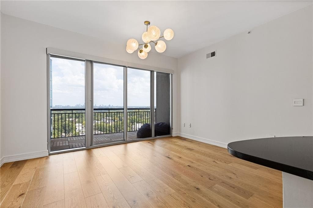 2 bedroom, 2 bathroom, 1,329 sq ft condominium for sale at 222 12th Street 2108, Atlanta, GA 30309 — photo 5