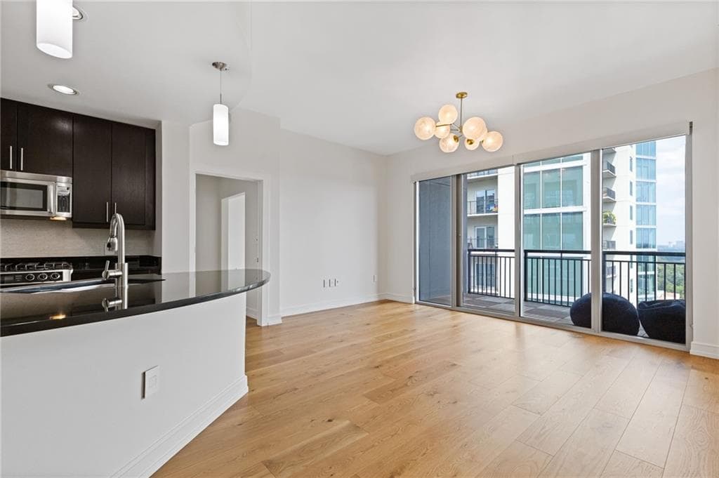 2 bedroom, 2 bathroom, 1,329 sq ft condominium for sale at 222 12th Street 2108, Atlanta, GA 30309 — photo 6