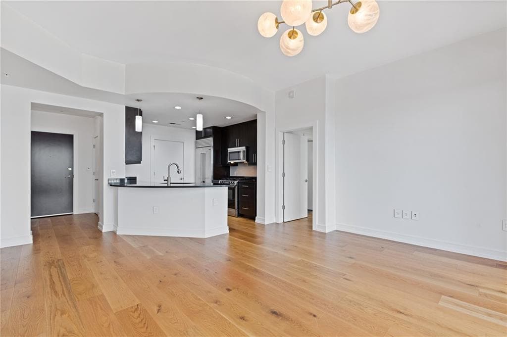 2 bedroom, 2 bathroom, 1,329 sq ft condominium for sale at 222 12th Street 2108, Atlanta, GA 30309 — photo 7