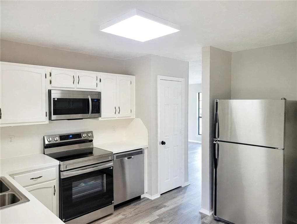 3 bedroom, 3 bathroom, 1,978 sq ft single family residence for rent at 1980 Hunters Ridge Drive, Lawrenceville, GA 30044 for $2,195 a month — photo 6