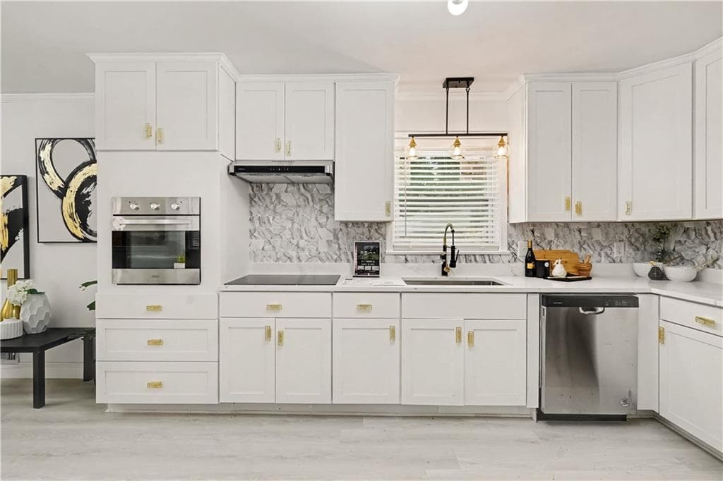 4 bedroom, 2 bathroom, 1,906 sq ft single family residence under contract at 2417 Winshire Drive, Decatur, GA 30035 — photo 8