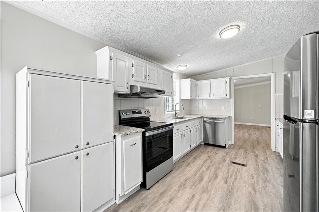 3 bedroom, 2 bathroom, 1,612 sq ft single family residence for rent at 326 Forest Lake Road, Pendergrass, GA 30567 for $1,850 a month — photo 10
