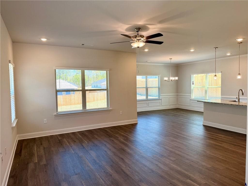 4 bedroom, 3 bathroom, 2,408 sq ft single family residence under contract at 513 Creek Road, Cornelia, GA 30531 — photo 3