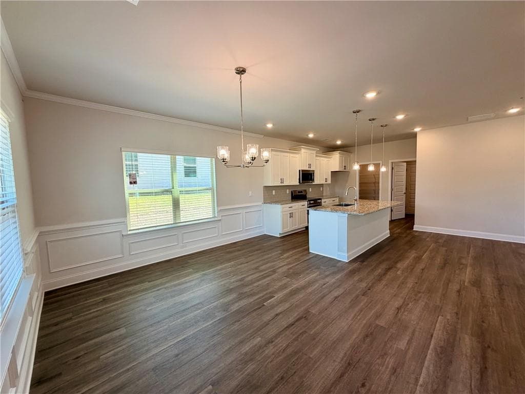 4 bedroom, 3 bathroom, 2,408 sq ft single family residence under contract at 513 Creek Road, Cornelia, GA 30531 — photo 8