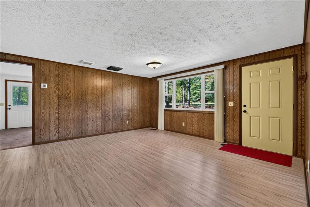 3 bedroom, 2 bathroom, 2,274 sq ft single family residence for sale at 361 Wisso Road, Griffin, GA 30223 — photo 8
