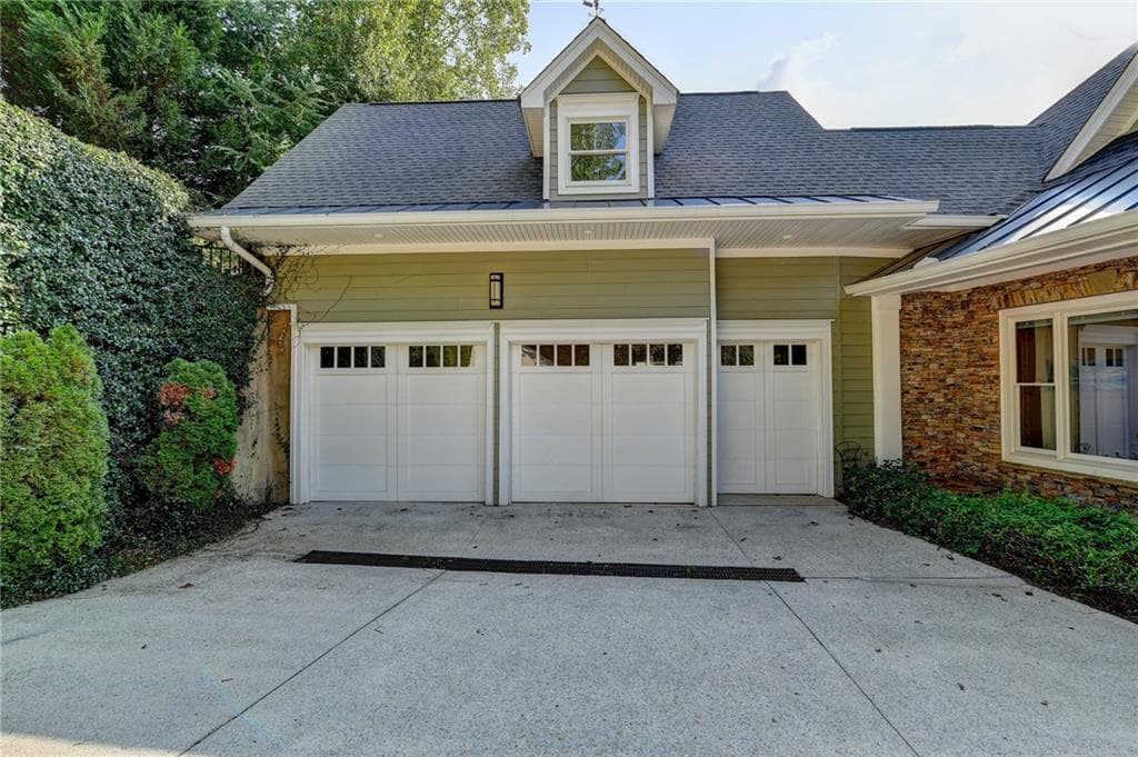 5 bedroom, 4 bathroom, 5,844 sq ft single family residence for rent at 3151 Winding Lake Drive, Gainesville, GA 30504 for $6,500 a month — photo 2