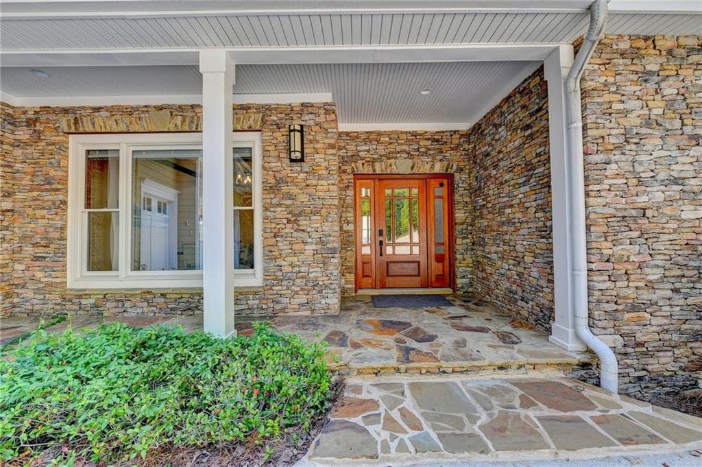 5 bedroom, 4 bathroom, 5,844 sq ft single family residence for rent at 3151 Winding Lake Drive, Gainesville, GA 30504 for $6,500 a month — photo 4