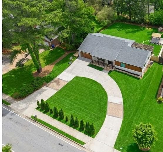 5 bedroom, 4 bathroom, 3,200 sq ft single family residence for rent at 4130 Lower Roswell Road, Marietta, GA 30068 for $6,950 a month — photo 2