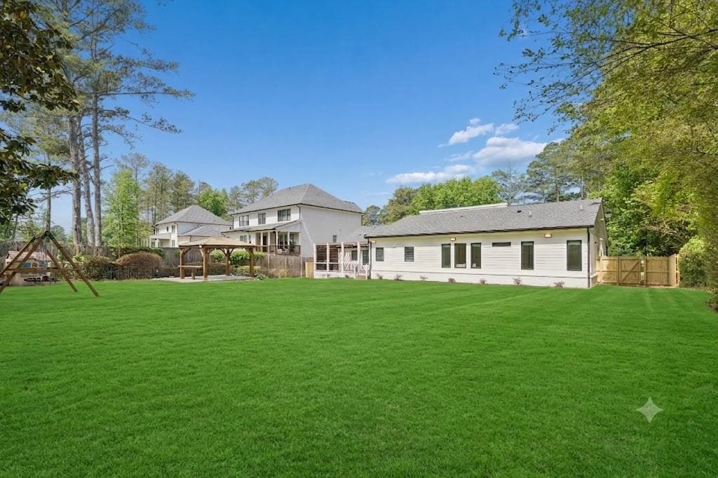 5 bedroom, 4 bathroom, 3,200 sq ft single family residence for rent at 4130 Lower Roswell Road, Marietta, GA 30068 for $6,950 a month — photo 4