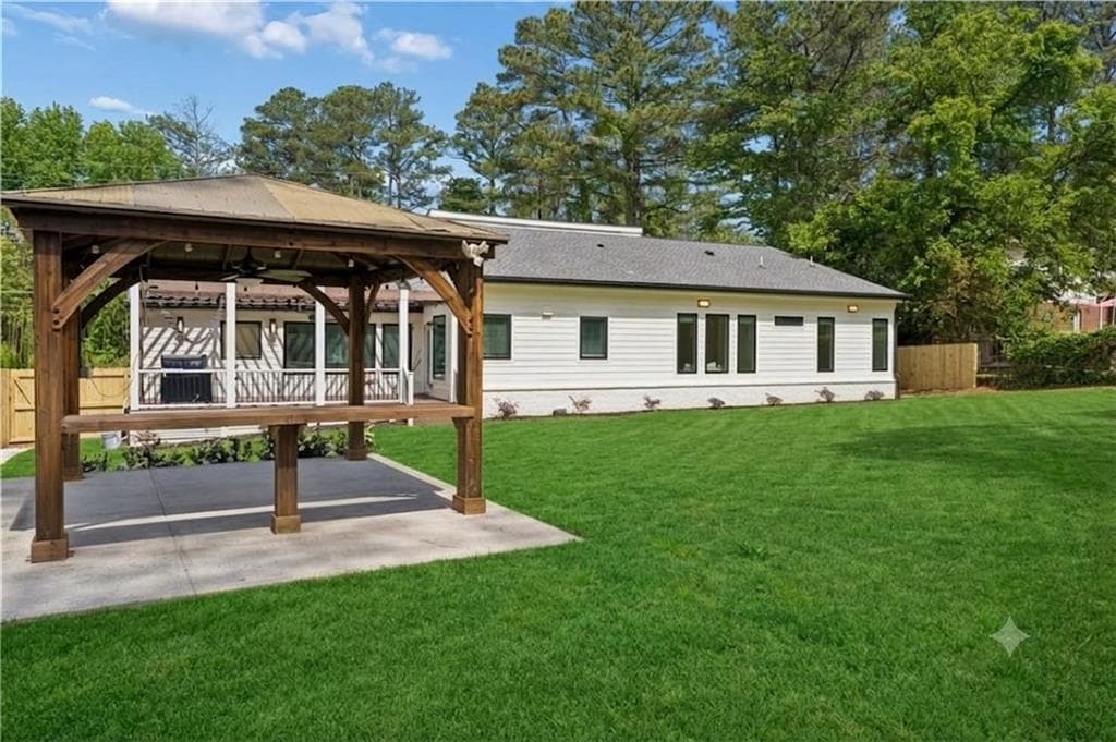 5 bedroom, 4 bathroom, 3,200 sq ft single family residence for rent at 4130 Lower Roswell Road, Marietta, GA 30068 for $6,950 a month — photo 5