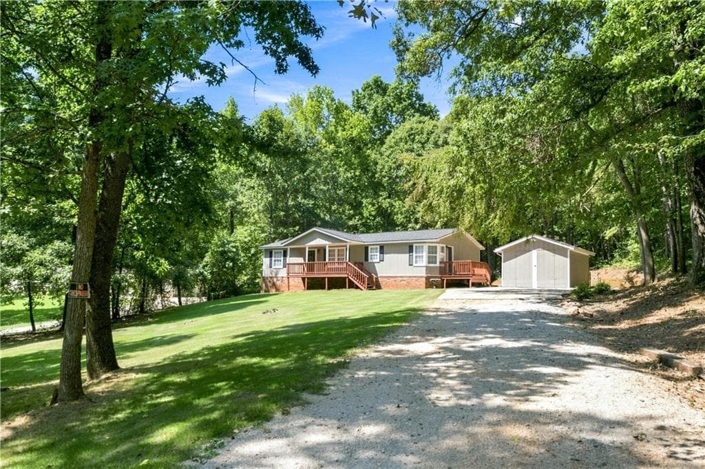 3 bedroom, 2 bathroom, 1,612 sq ft single family residence for rent at 326 Forest Lake Road, Pendergrass, GA 30567 for $1,850 a month — photo 1 of 33