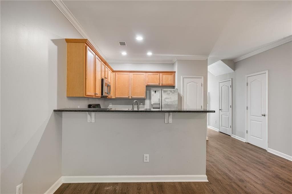 3 bedroom, 4 bathroom, 2,390 sq ft townhouse for rent at 1030 Firethorne Pass, Cumming, GA 30040 for $2,400 a month — photo 5