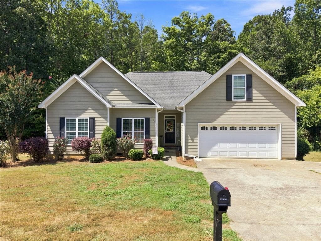 4 bedroom, 2 bathroom, 1,625 sq ft single family residence for sale at 60 Highlander Trail, Rome, GA 30165 — photo 1 of 34
