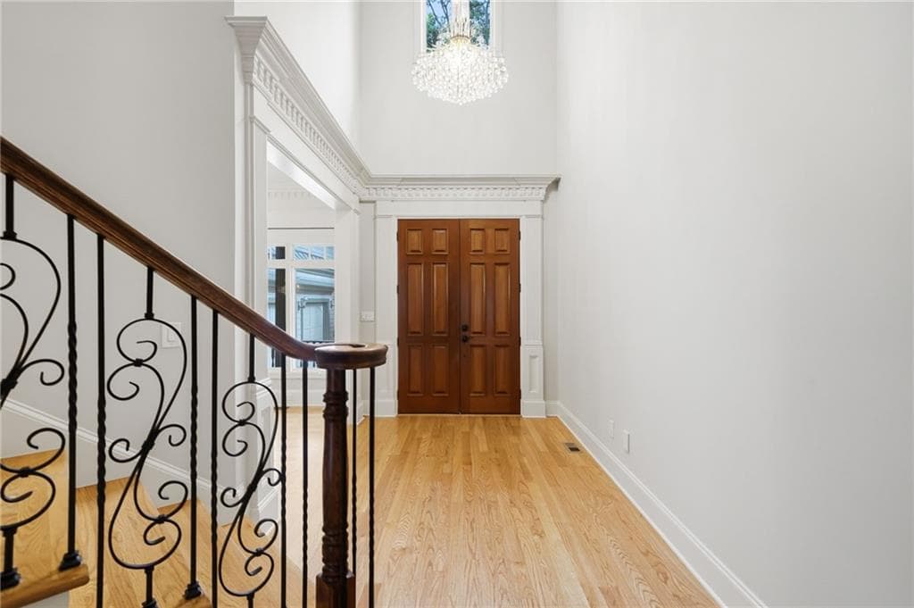 5 bedroom, 7 bathroom, 5,868 sq ft single family residence for sale at 6295 Windward Parkway, Alpharetta, GA 30005 — photo 6