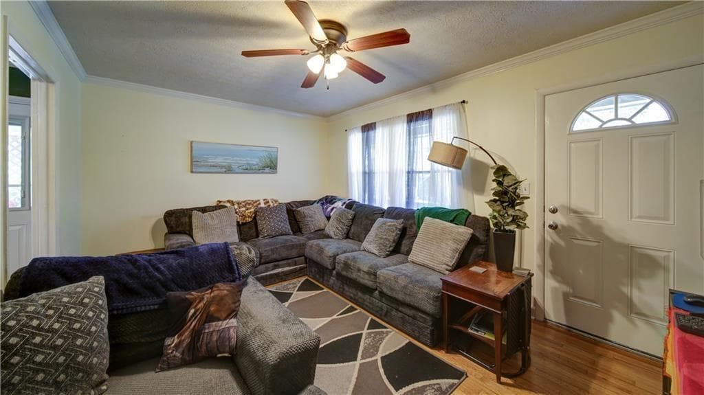 3 bedroom, 2 bathroom, 1,167 sq ft single family residence under contract at 469 PLANTATION Drive, Winder, GA 30680 — photo 2