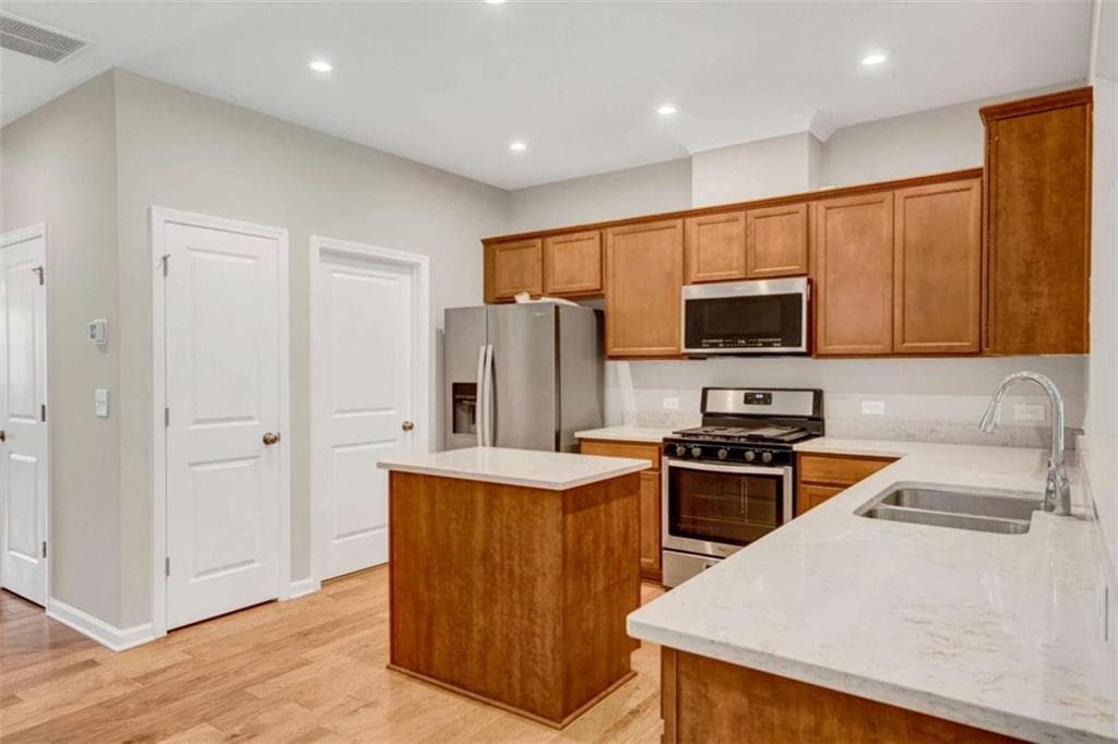 3 bedroom, 3 bathroom, 2,267 sq ft townhouse for sale at 13 Millican Drive, Peachtree City, GA 30269 — photo 9