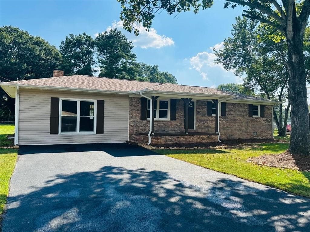 3 bedroom, 2 bathroom, 1,647 sq ft single family residence for sale at 145 Cardinal Drive, Calhoun, GA 30701 — photo 1 of 36