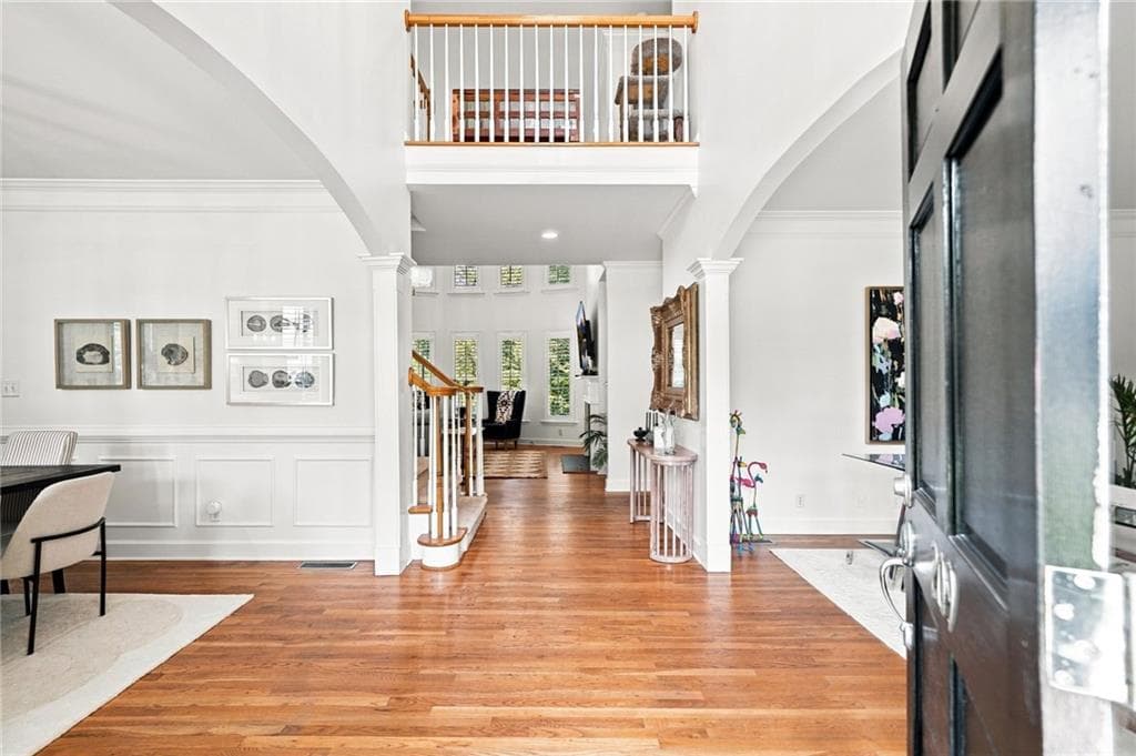 5 bedroom, 5 bathroom, 4,721 sq ft single family residence for sale at 209 Brighten Court, Alpharetta, GA 30004 — photo 4
