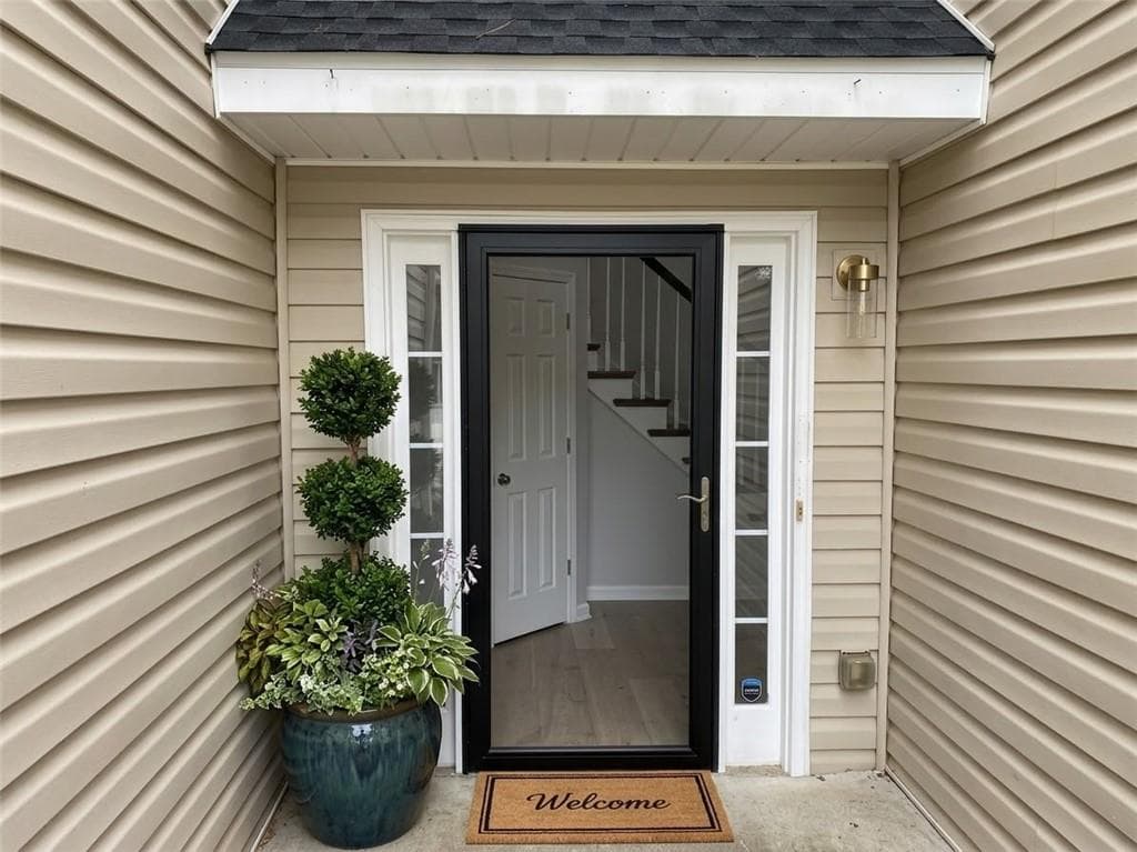 2 bedroom, 3 bathroom, 1,840 sq ft townhouse for sale at 102 Creekwood Drive, Woodstock, GA 30188 — photo 2