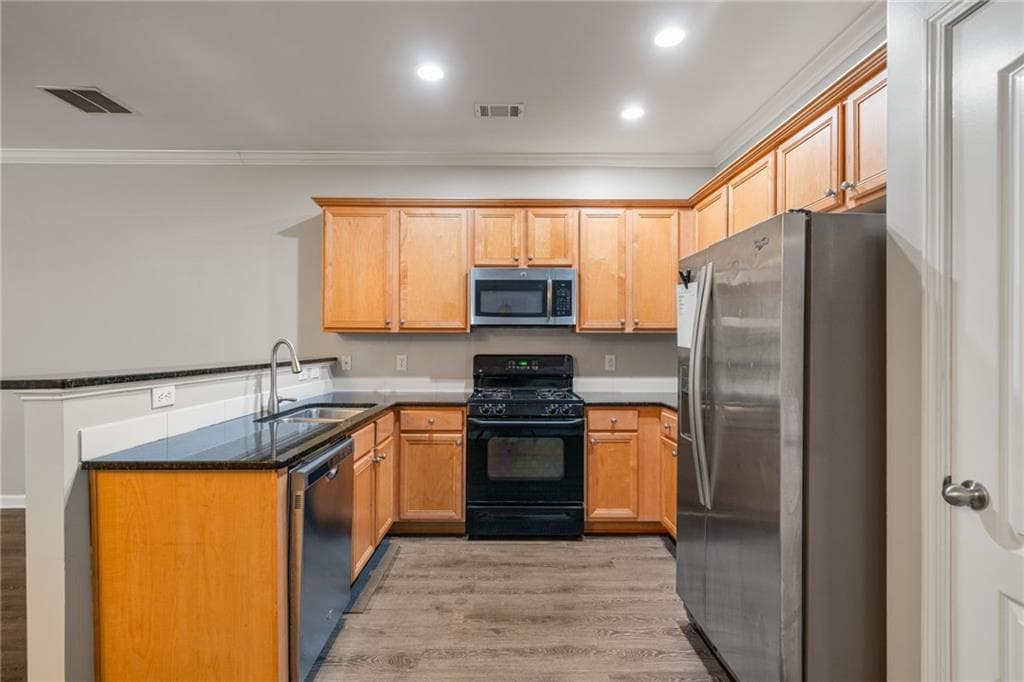 3 bedroom, 4 bathroom, 2,390 sq ft townhouse for rent at 1030 Firethorne Pass, Cumming, GA 30040 for $2,400 a month — photo 2