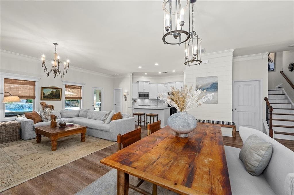 4 bedroom, 2 bathroom, 1,942 sq ft single family residence under contract at 125 Stone Manor Court, Woodstock, GA 30188 — photo 9