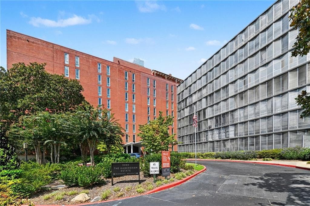 1 bedroom, 1 bathroom, 1,100 sq ft condominium under contract at 3060 Pharr Court 822, Atlanta, GA 30305