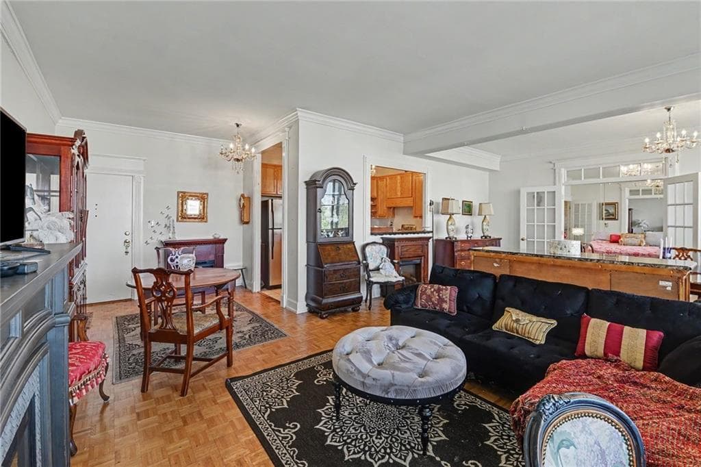 1 bedroom, 1 bathroom, 1,100 sq ft condominium under contract at 3060 Pharr Court 822, Atlanta, GA 30305 — photo 6