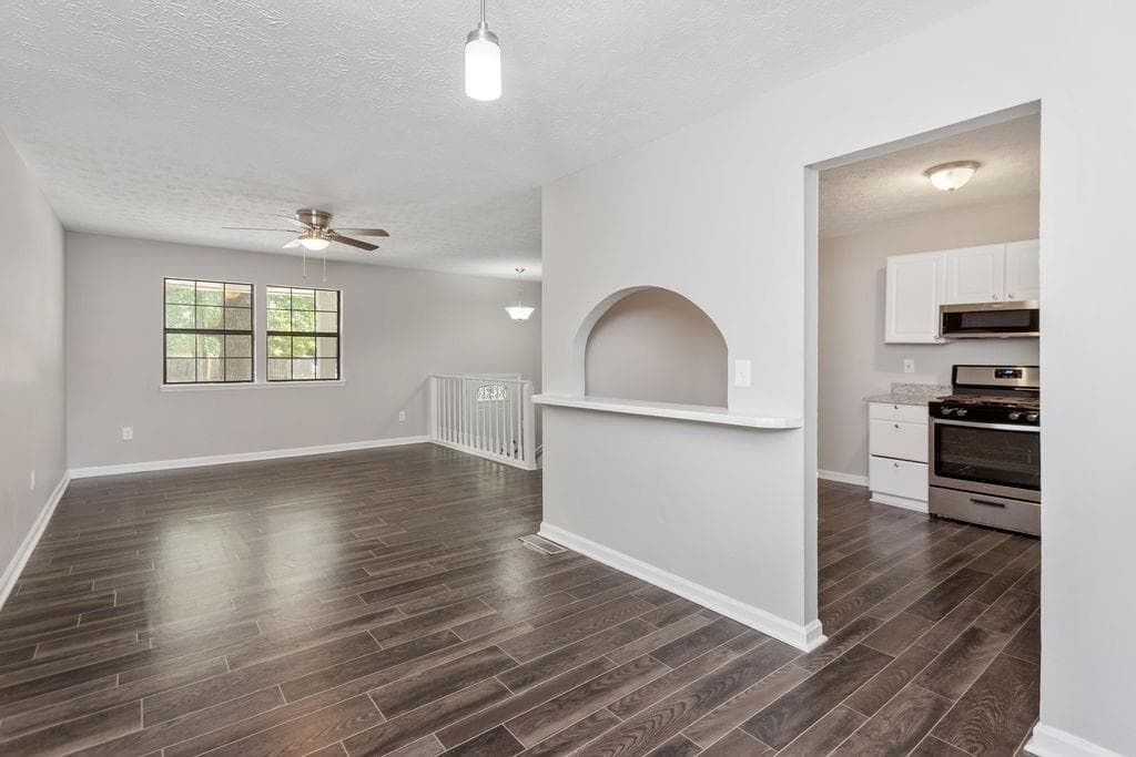 4 bedroom, 3 bathroom, 1,092 sq ft single family residence under contract at 2153 Cherokee Valley Circle, Lithonia, GA 30058 — photo 2