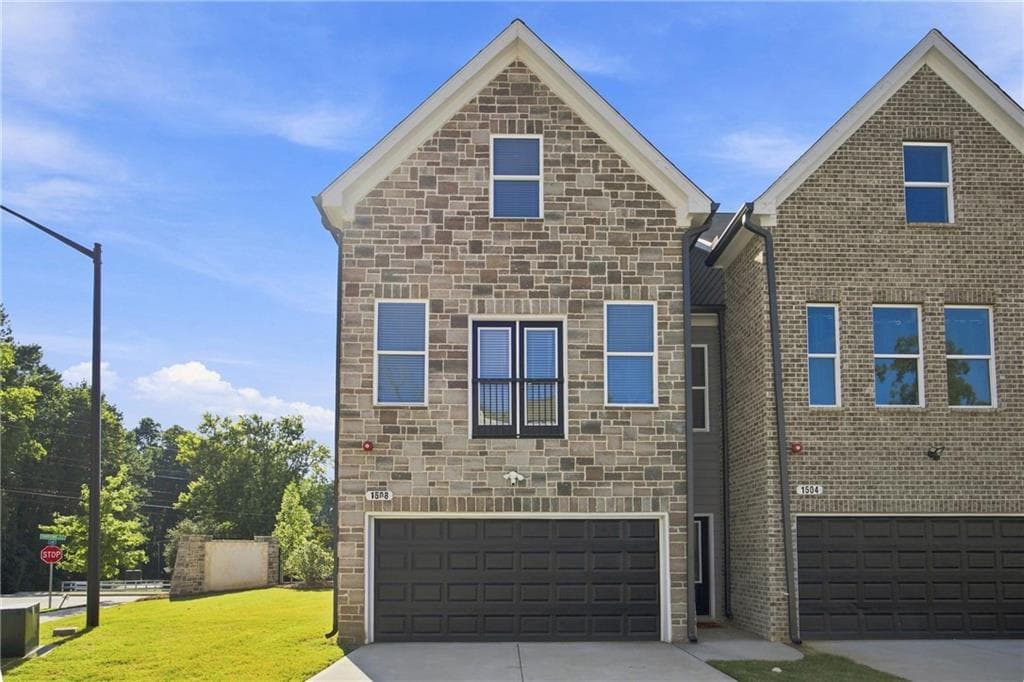 4 bedroom, 4 bathroom, 2,580 sq ft townhouse for sale at 1508 Burberry Alley, Marietta, GA 30008
