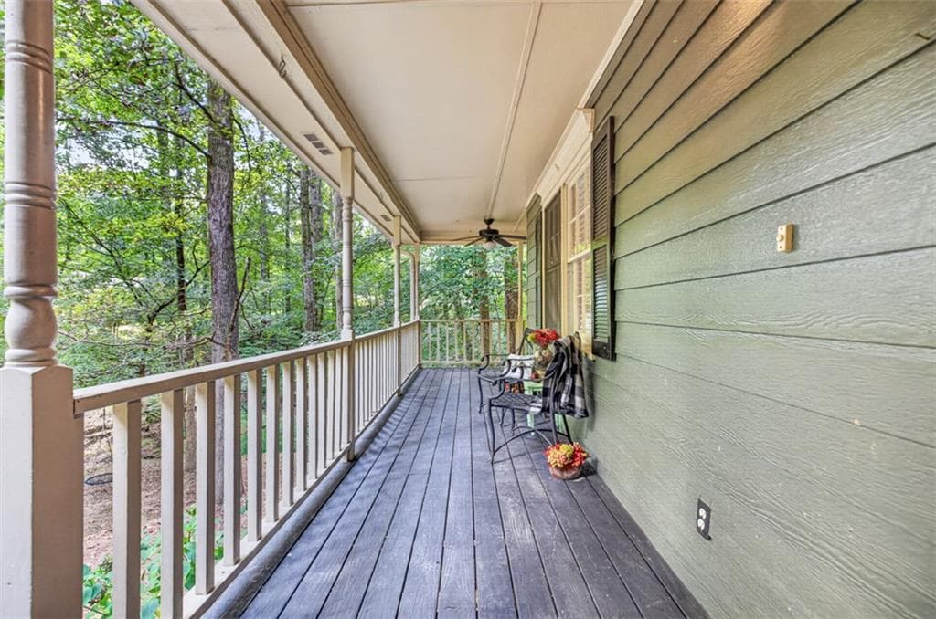 4 bedroom, 4 bathroom, 1,862 sq ft single family residence under contract at 4276 Logans Court, Loganville, GA 30052 — photo 6
