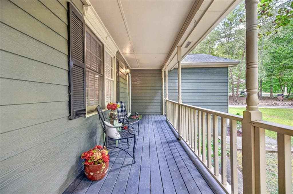 4 bedroom, 4 bathroom, 1,862 sq ft single family residence under contract at 4276 Logans Court, Loganville, GA 30052 — photo 7