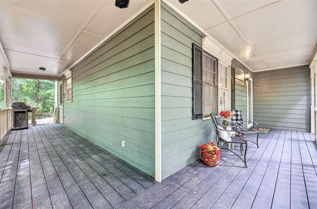 4 bedroom, 4 bathroom, 1,862 sq ft single family residence under contract at 4276 Logans Court, Loganville, GA 30052 — photo 8