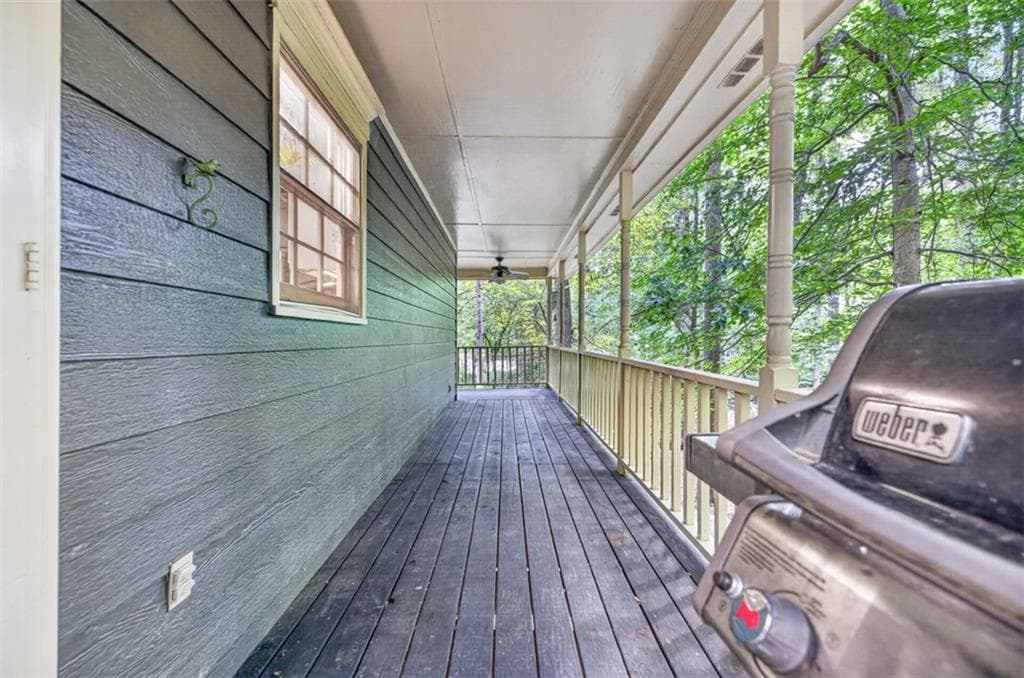 4 bedroom, 4 bathroom, 1,862 sq ft single family residence under contract at 4276 Logans Court, Loganville, GA 30052 — photo 10