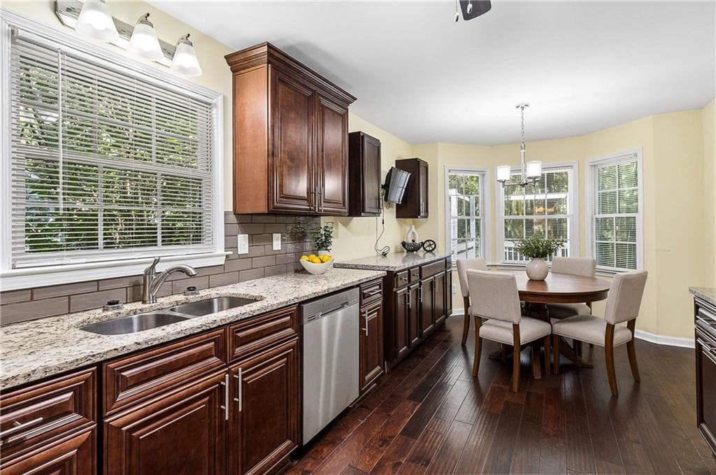 3 bedroom, 2 bathroom, 2,576 sq ft single family residence for sale at 125 Davis Court, Hiram, GA 30141 — photo 6