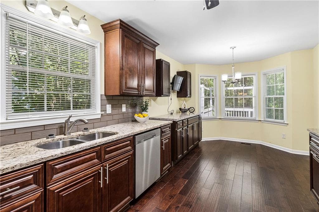 3 bedroom, 2 bathroom, 2,576 sq ft single family residence for sale at 125 Davis Court, Hiram, GA 30141 — photo 5