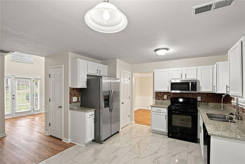4 bedroom, 3 bathroom single family residence for rent at 5073 Laythan Jace Court Court, Snellville, GA 30039 for $2,400 a month — photo 9