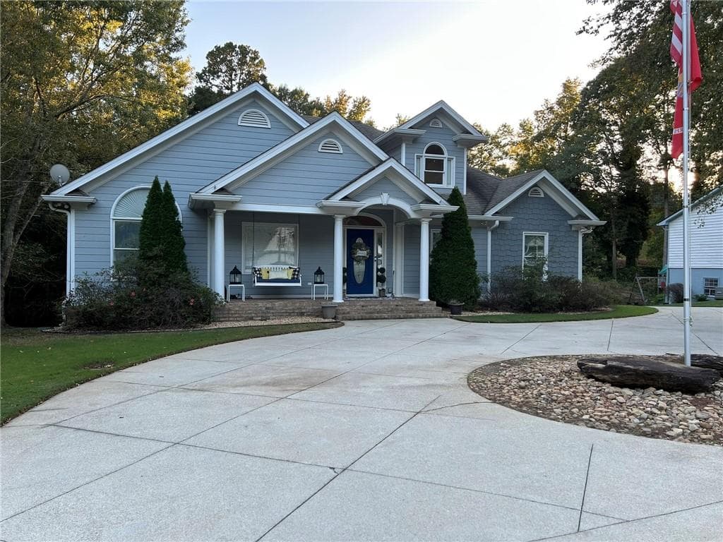 5 bedroom, 6 bathroom, 4,660 sq ft single family residence for sale at 4548 Duncan Drive, Sugar Hill, GA 30518 — photo 2