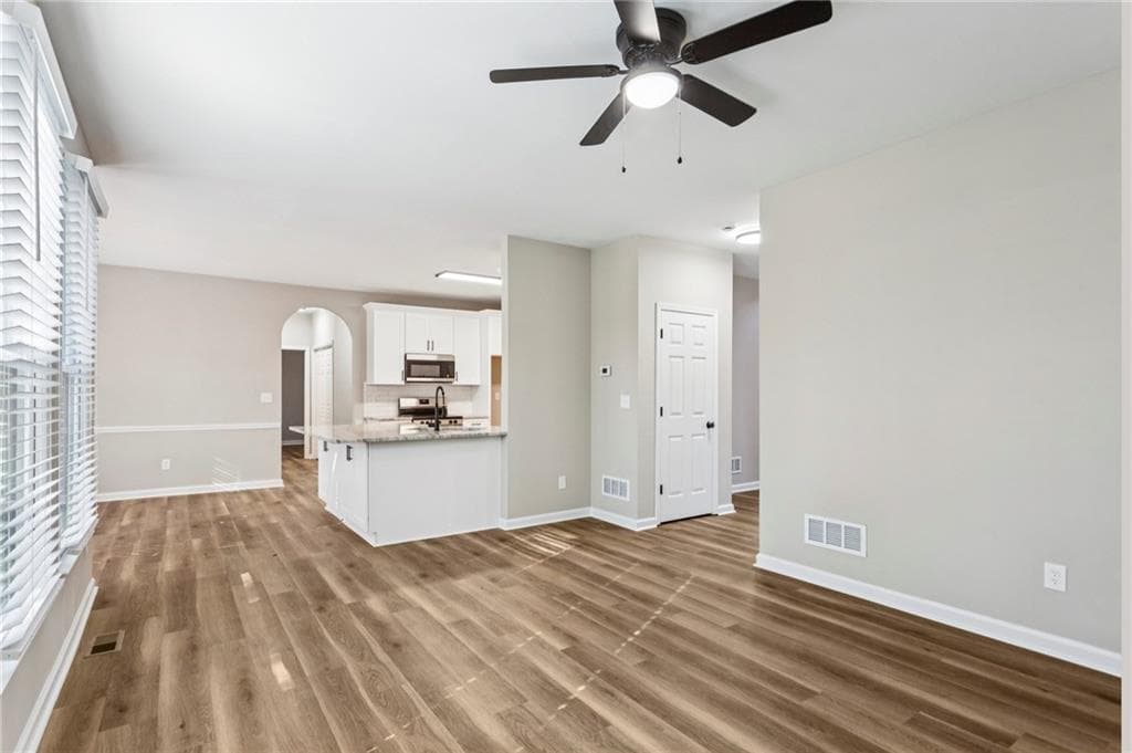 5 bedroom, 3 bathroom, 2,556 sq ft single family residence for rent at 26 McEvers Branch Lane, Acworth, GA 30101 for $2,950 a month — photo 8