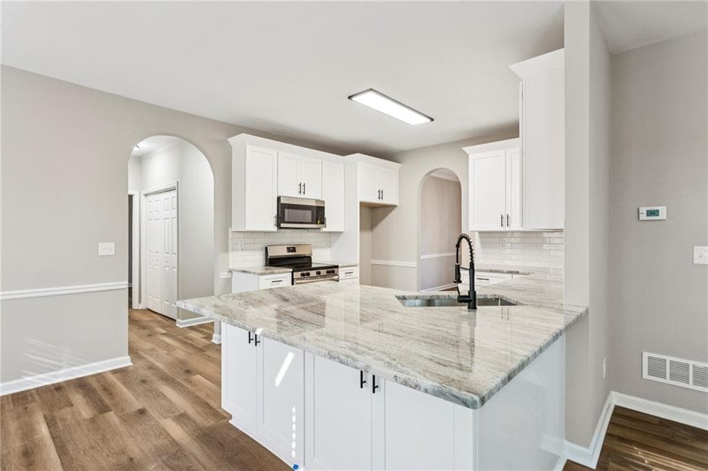 5 bedroom, 3 bathroom, 2,556 sq ft single family residence for rent at 26 McEvers Branch Lane, Acworth, GA 30101 for $2,950 a month — photo 9