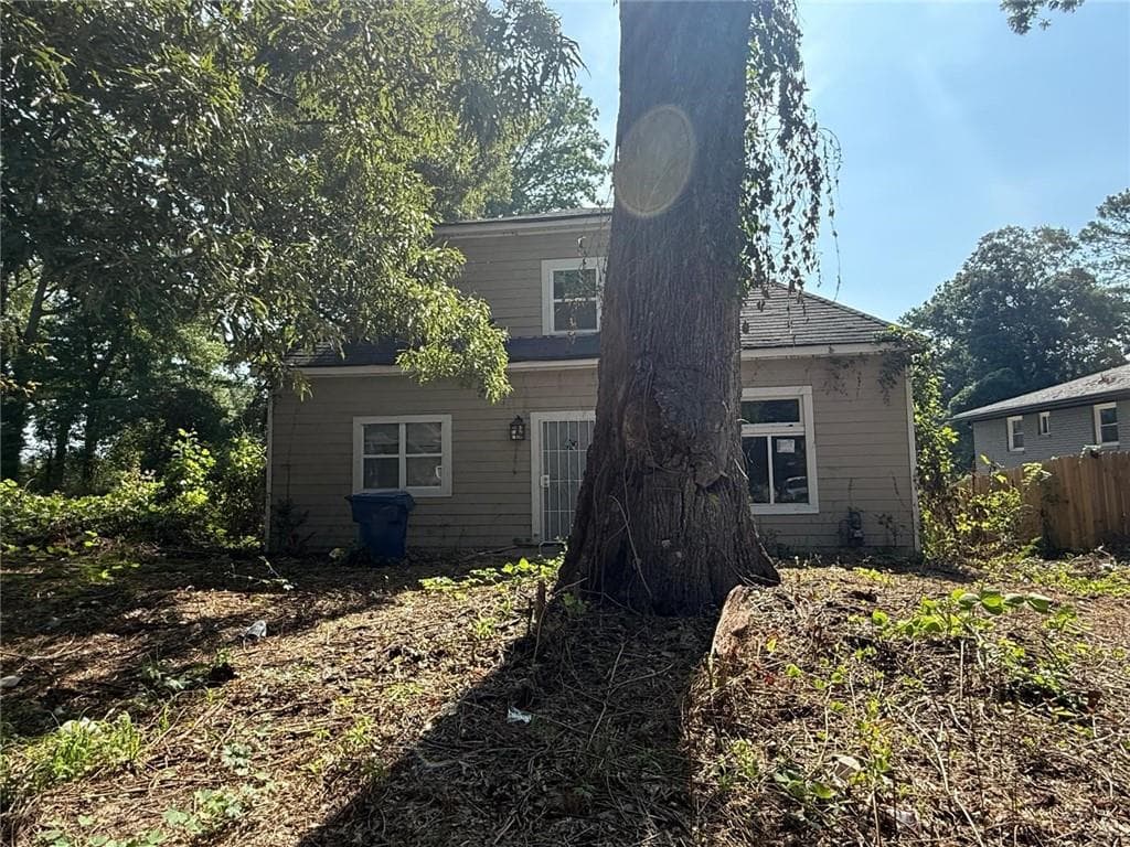 5 bedroom, 3 bathroom, 2,266 sq ft single family residence for sale at 741 S Grand Avenue, Atlanta, GA 30318 — photo 2