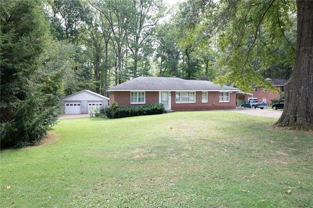 2 bedroom, 1 bathroom, 1,358 sq ft single family residence for sale at 529 Lovejoy Street, Marietta, GA 30008 — photo 3