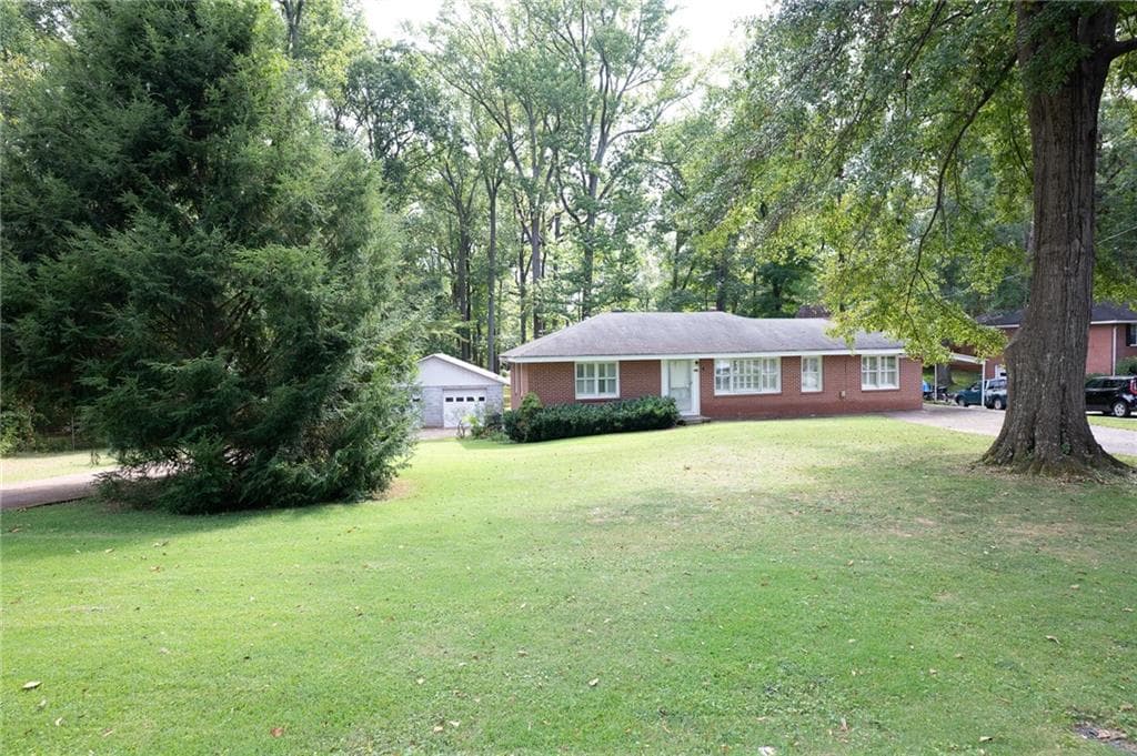 2 bedroom, 1 bathroom, 1,358 sq ft single family residence for sale at 529 Lovejoy Street, Marietta, GA 30008 — photo 4